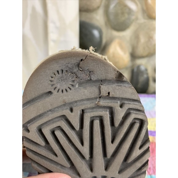 Ugg Boots Womens Brown Multicolor Sequin Sheepskin Lining Size 5 - Picture 6 of 9